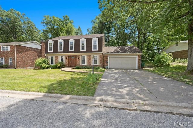120 Fox Creek Road, Belleville, IL 62223