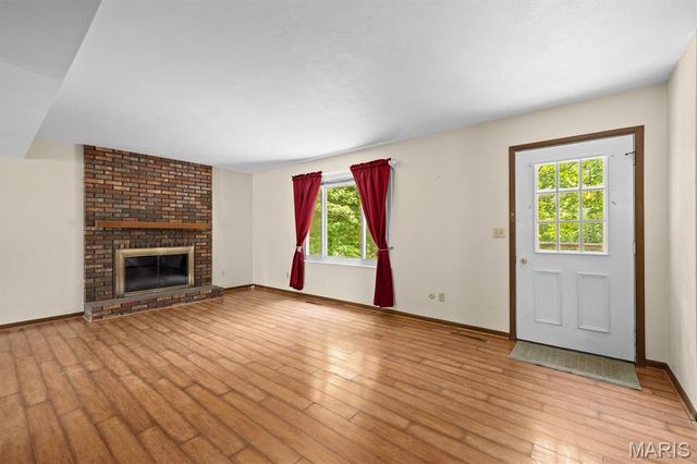 120 Fox Creek Road, Belleville, IL 62223