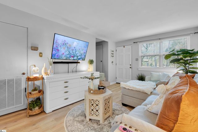 26 Faris Circle, Greenville, SC 29605