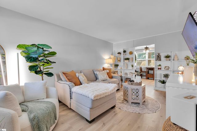 26 Faris Circle, Greenville, SC 29605