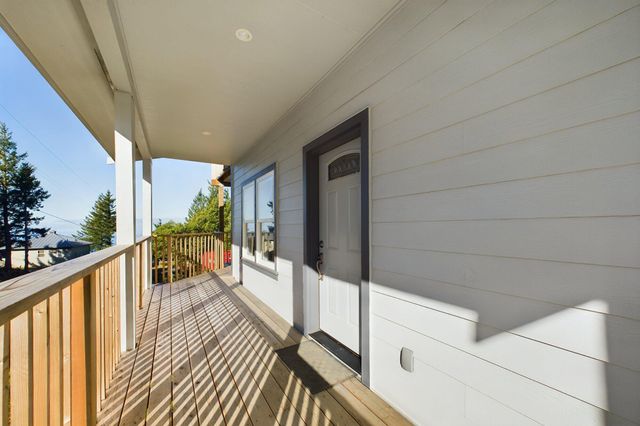 127 Cook Road, Shelter Cove, CA 95589