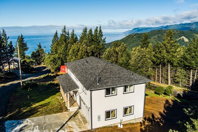 127 Cook Road, Shelter Cove, CA 95589