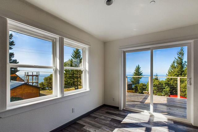 127 Cook Road, Shelter Cove, CA 95589