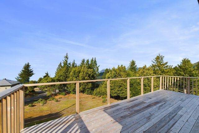 127 Cook Road, Shelter Cove, CA 95589