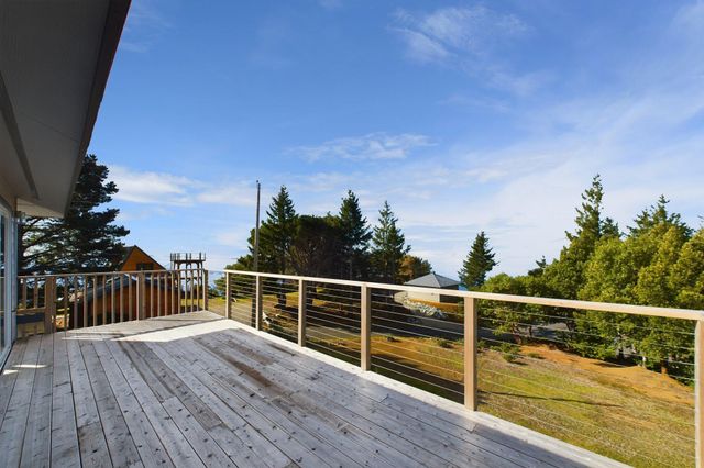 127 Cook Road, Shelter Cove, CA 95589