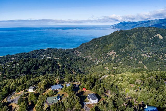 127 Cook Road, Shelter Cove, CA 95589