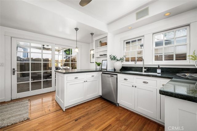 24 Via Di Roma Walk, Long Beach, CA 90803