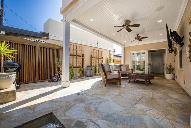 24 Via Di Roma Walk, Long Beach, CA 90803