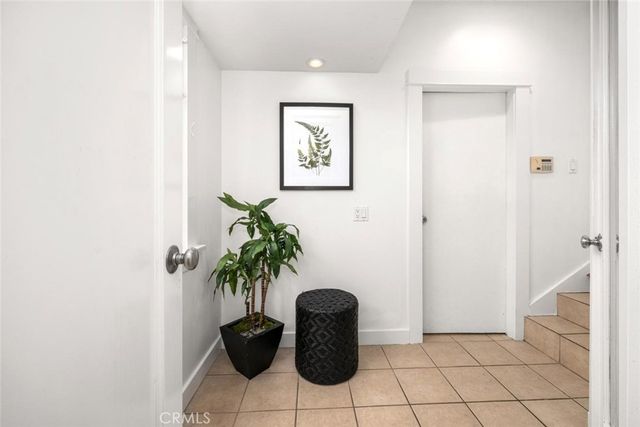 24 Via Di Roma Walk, Long Beach, CA 90803