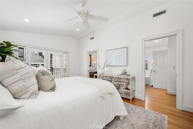 24 Via Di Roma Walk, Long Beach, CA 90803