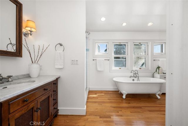 24 Via Di Roma Walk, Long Beach, CA 90803