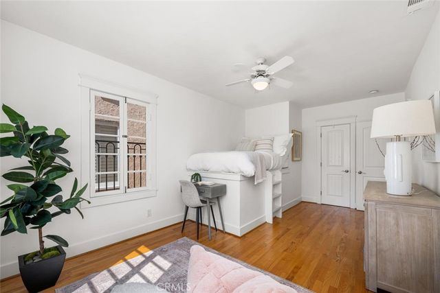 24 Via Di Roma Walk, Long Beach, CA 90803