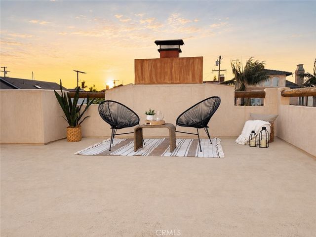 24 Via Di Roma Walk, Long Beach, CA 90803