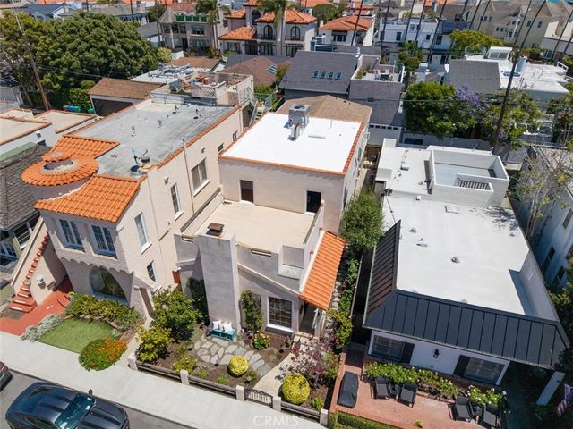 24 Via Di Roma Walk, Long Beach, CA 90803