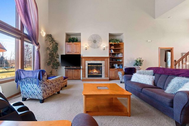 658 BLACK EARTH DRIVE, De Pere, WI 54115