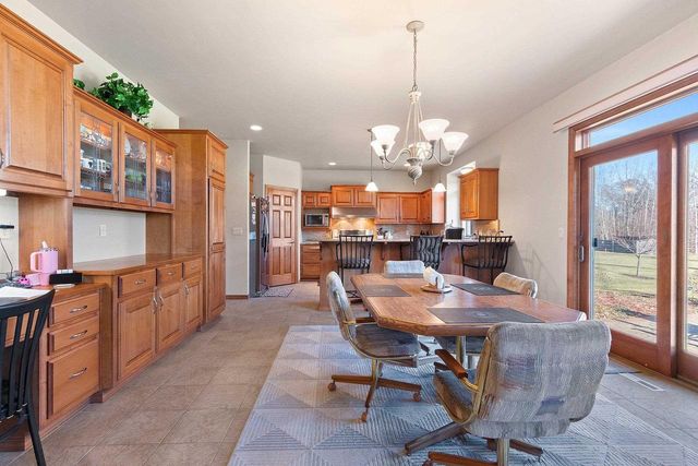 658 BLACK EARTH DRIVE, De Pere, WI 54115