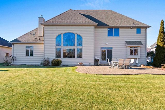 658 BLACK EARTH DRIVE, De Pere, WI 54115