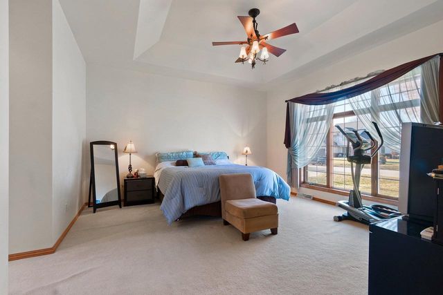 658 BLACK EARTH DRIVE, De Pere, WI 54115