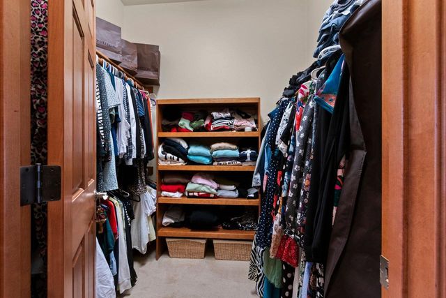 658 BLACK EARTH DRIVE, De Pere, WI 54115