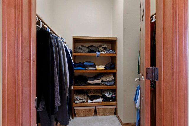 658 BLACK EARTH DRIVE, De Pere, WI 54115