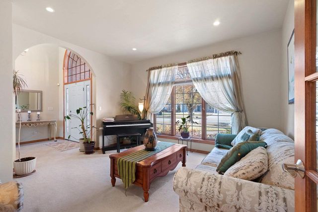 658 BLACK EARTH DRIVE, De Pere, WI 54115