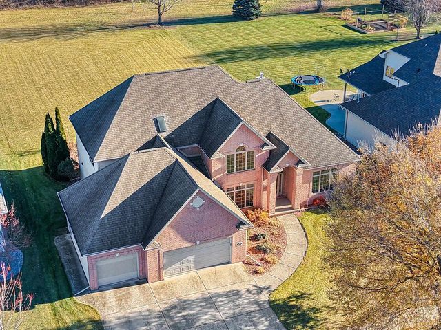 658 BLACK EARTH DRIVE, De Pere, WI 54115