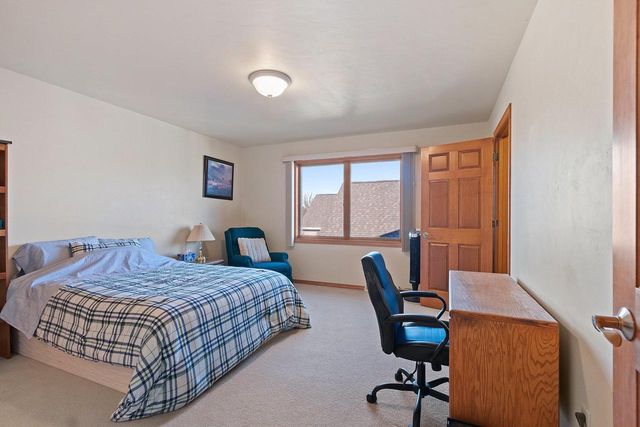 658 BLACK EARTH DRIVE, De Pere, WI 54115