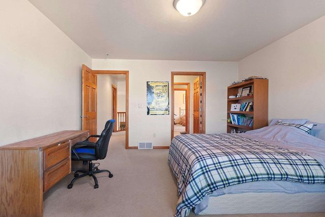 658 BLACK EARTH DRIVE, De Pere, WI 54115