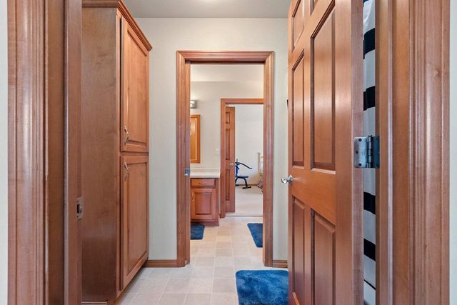 658 BLACK EARTH DRIVE, De Pere, WI 54115