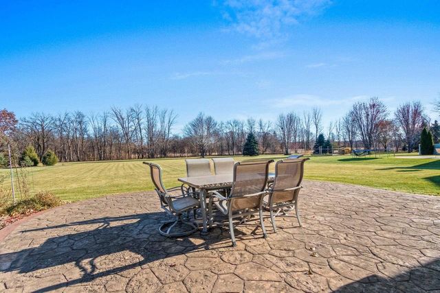 658 BLACK EARTH DRIVE, De Pere, WI 54115