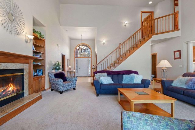 658 BLACK EARTH DRIVE, De Pere, WI 54115