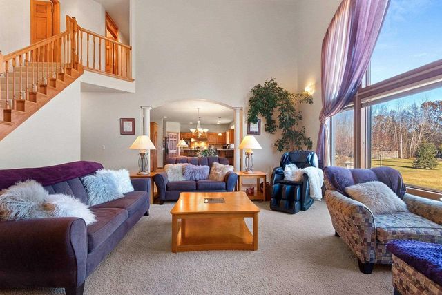 658 BLACK EARTH DRIVE, De Pere, WI 54115