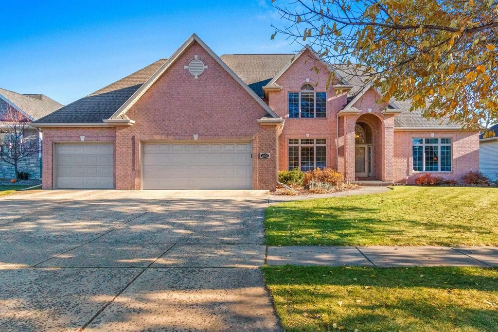 658 BLACK EARTH DRIVE, De Pere, WI 54115