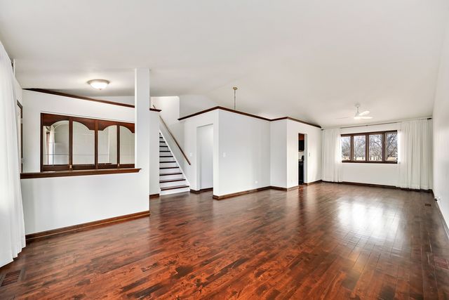 887 Braintree Lane, Bartlett, IL 60103