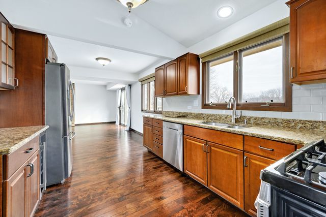 887 Braintree Lane, Bartlett, IL 60103