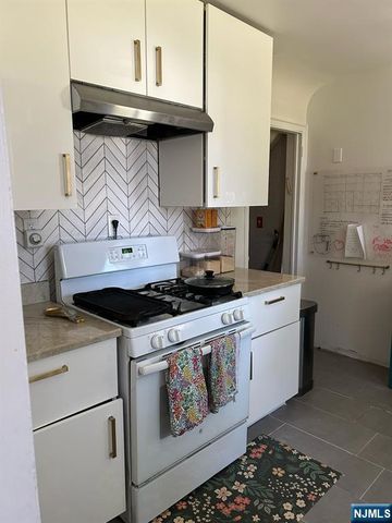 441 New Bridge Road, Bergenfield, NJ 07621