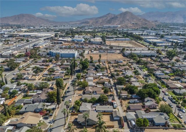 1974 Milton, Riverside, CA 92507