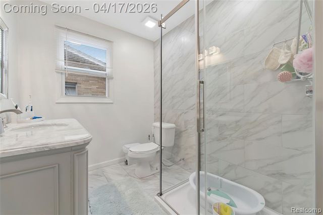 19720 Maxine Street, Saint Clair Shores, MI 48080