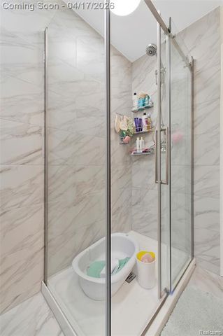 19720 Maxine Street, Saint Clair Shores, MI 48080