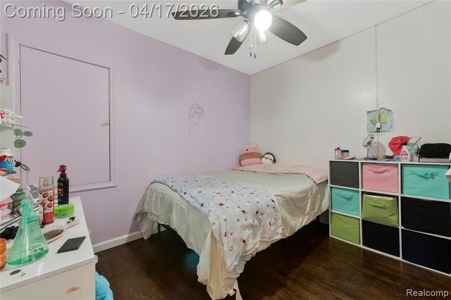 19720 Maxine Street, Saint Clair Shores, MI 48080