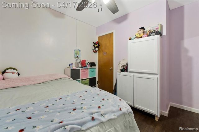 19720 Maxine Street, Saint Clair Shores, MI 48080