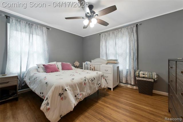 19720 Maxine Street, Saint Clair Shores, MI 48080