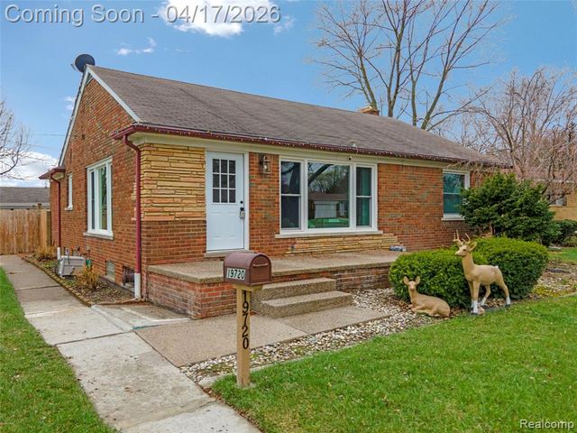 19720 Maxine Street, Saint Clair Shores, MI 48080