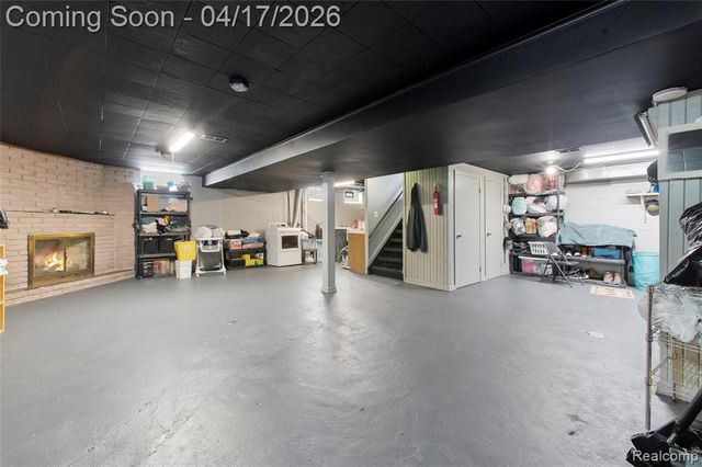 19720 Maxine Street, Saint Clair Shores, MI 48080