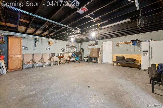 19720 Maxine Street, Saint Clair Shores, MI 48080