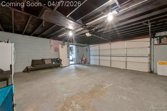 19720 Maxine Street, Saint Clair Shores, MI 48080