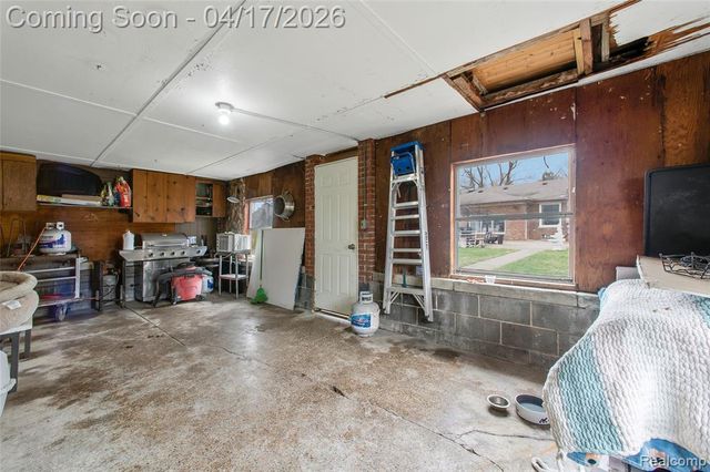 19720 Maxine Street, Saint Clair Shores, MI 48080