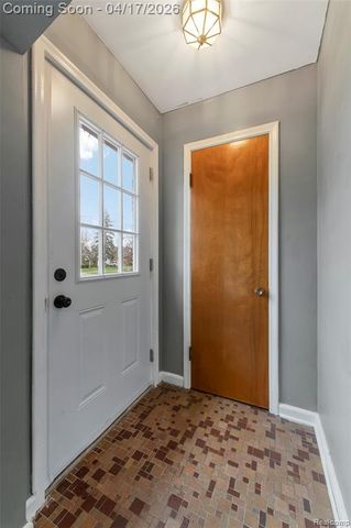 19720 Maxine Street, Saint Clair Shores, MI 48080