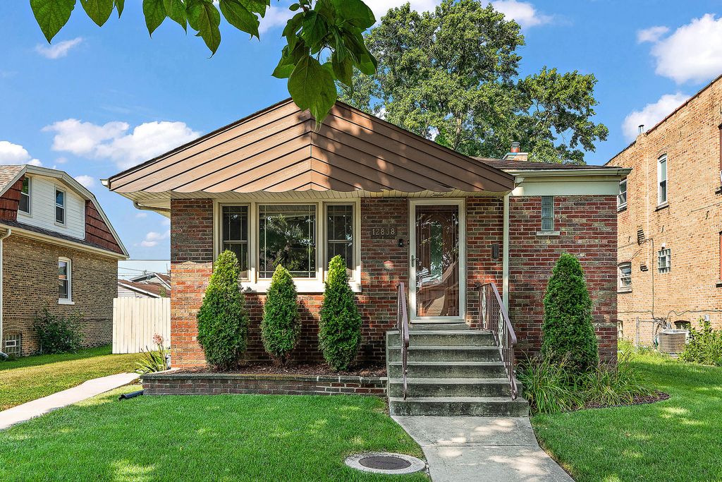 12838 HONORE Street, Blue Island, IL 60406