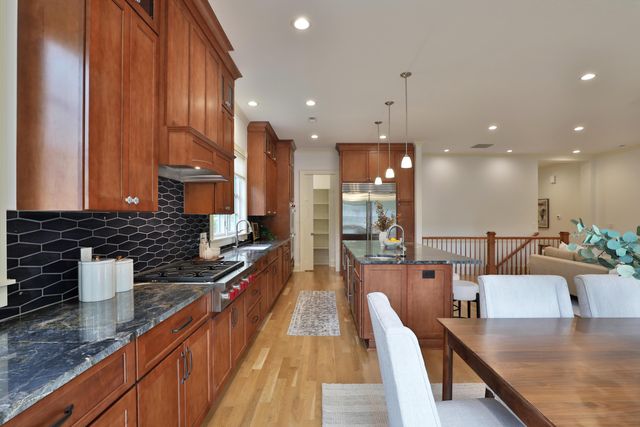6003 Weatherburn Place, Worthington, OH 43085